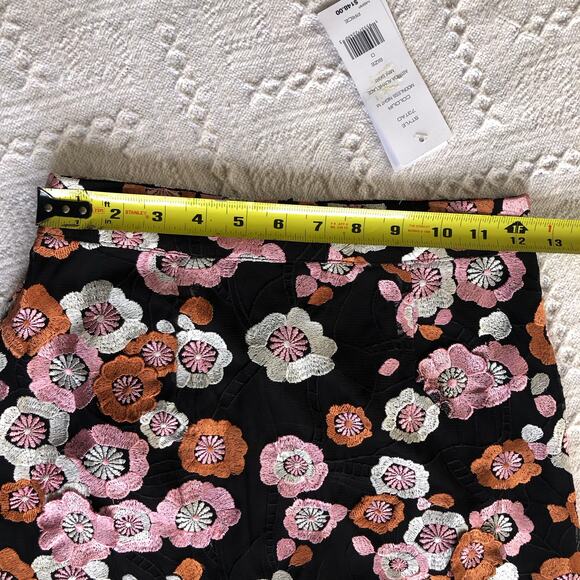 NWT French Connection Black Floral Embroidered 3D Mesh Mini Skirt Sz 0 Festival - Picture 9 of 9